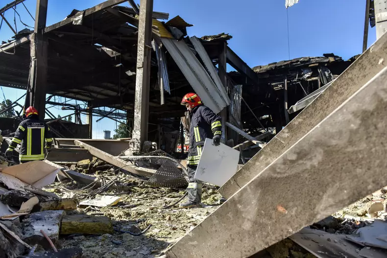 At least 18 dead after rockets hit Kremenchuk shopping center