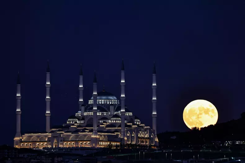 Super moon in Istanbul