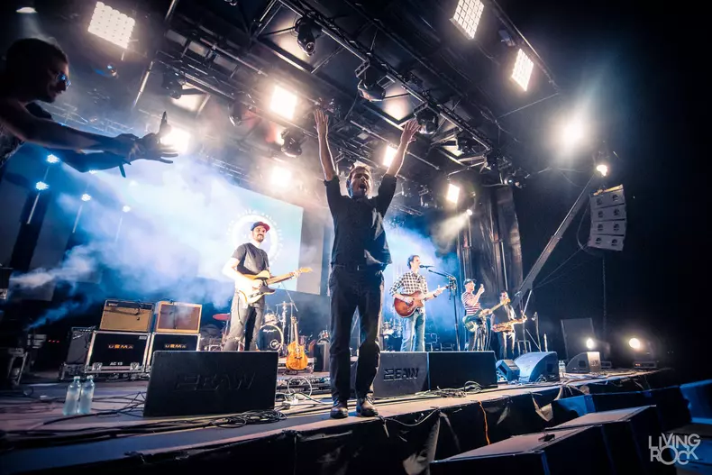 living-rock-plaja-tuzla-2