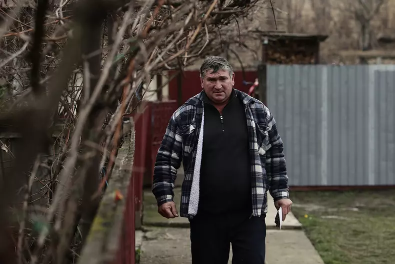 petronel-rusu-a-avut-grija-singur-de-patru-copii-sotia-sa-fiind-plecata-in-italia