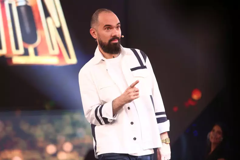 stand-up-revolution-121