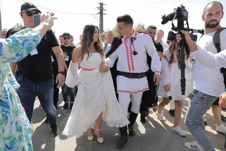 2997307396156763266959146408510408929580695n