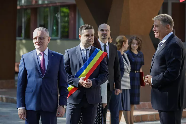 1-klaus-iohannis-sorin-cimpeanu-deschidere-an-scolar-liceu-moisil-5