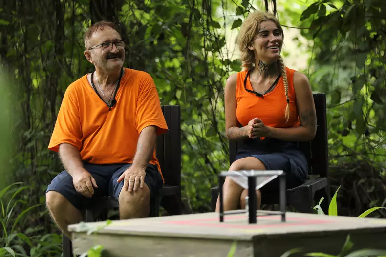 cornel-palade-si-bia-khalifa-sunt-celebru-scoate-ma-de-aici-3