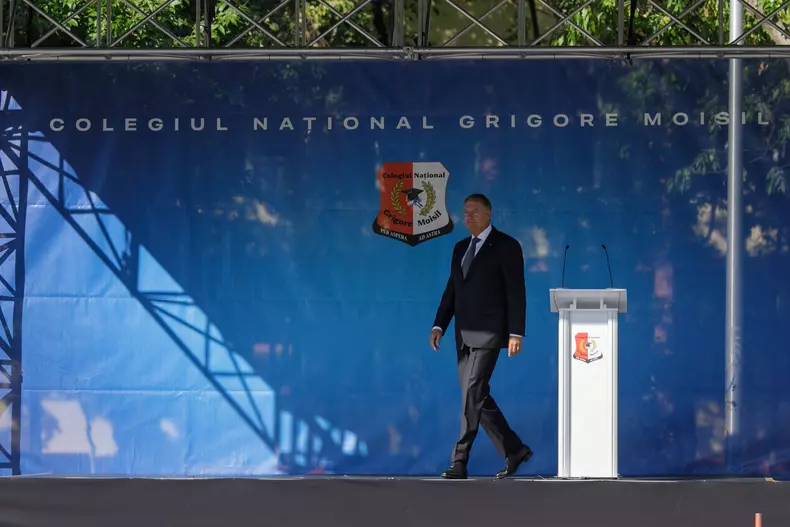 klaus-iohannis-sorin-cimpeanu-deschidere-an-scolar-liceu-moisil-11