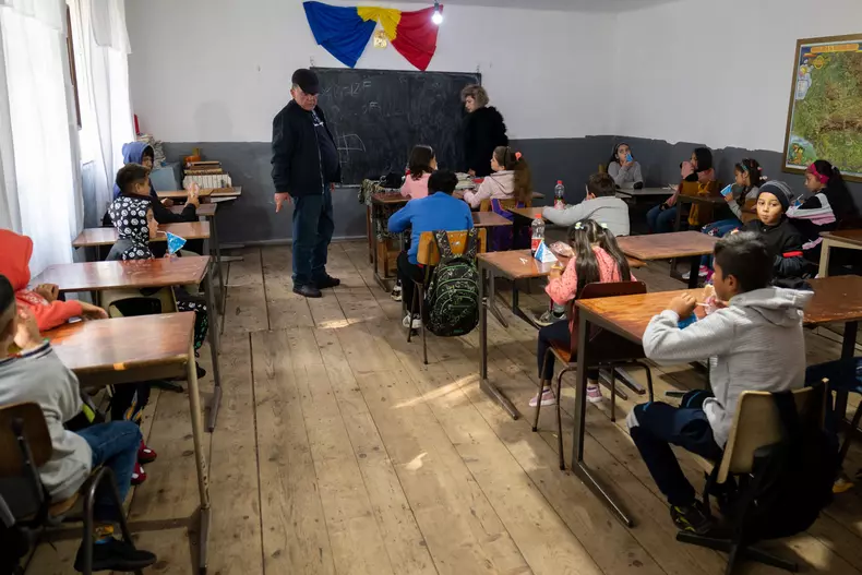 Prima zi de scoala la Stamate, Suceava