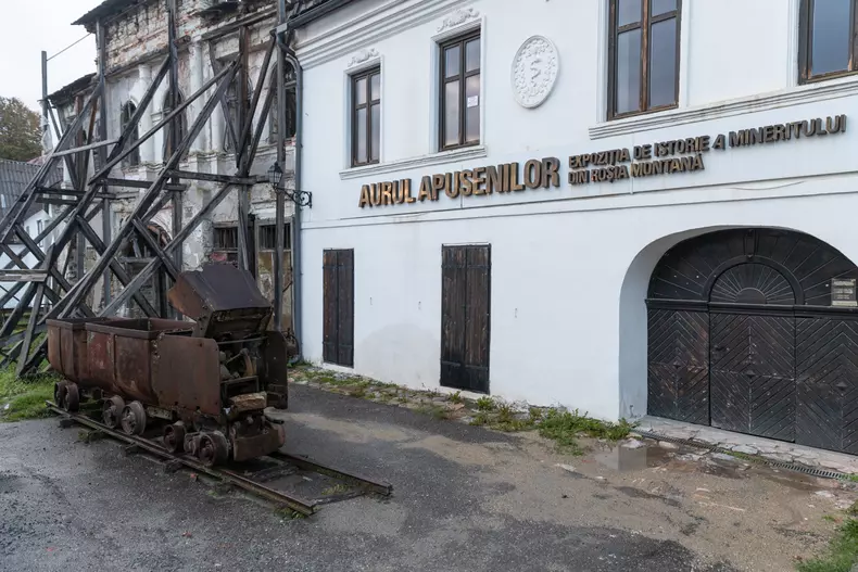 Muzeul mineritului din comună. | Foto: Vlad Chirea / Libertatea