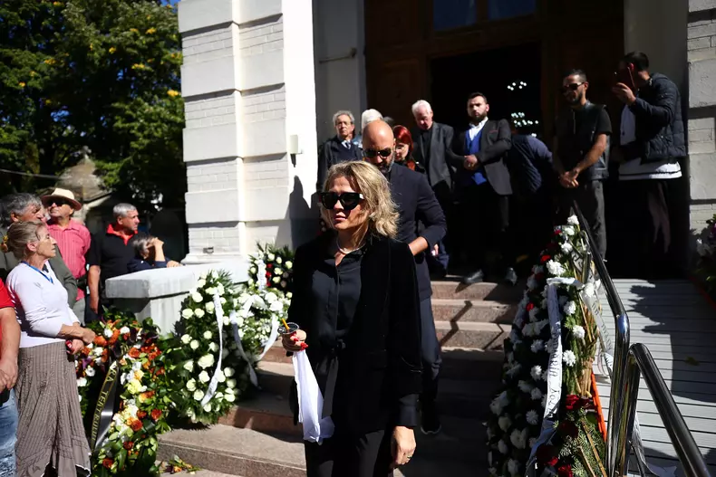 mirela-vaida-inmormantare-alexandru-arsinel