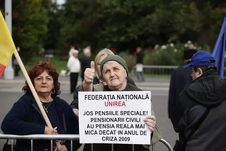 protest-pensionari-guvern-piata-victoriei-crestere-pensii-majorare-pensii-2-1