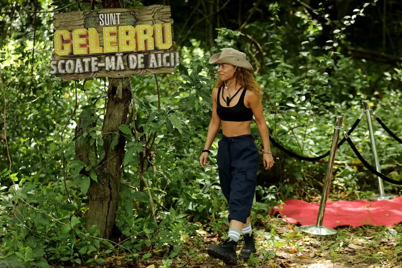 ami-sunt-celebru-scoate-ma-de-aici