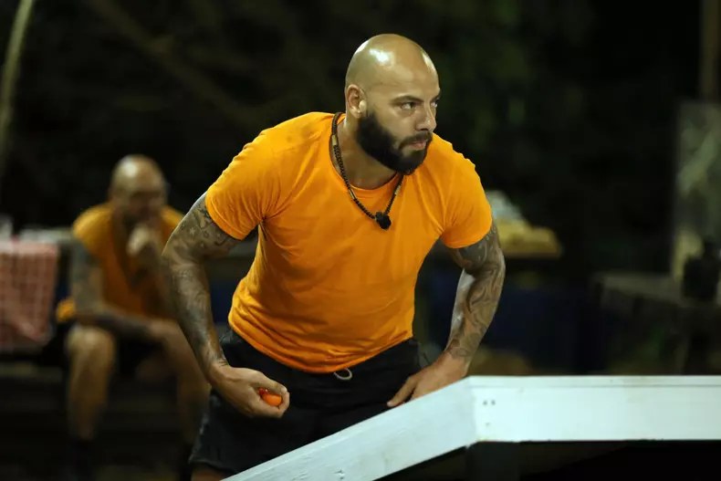 giani-kirita-sunt-celebru-scoate-ma-de-aici-3-2