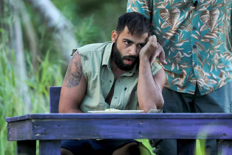 sali-levent-sunt-celebru-scoate-ma-de-aici-5