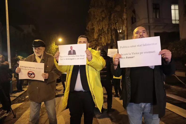 protest-aur-ambasada-austria-12