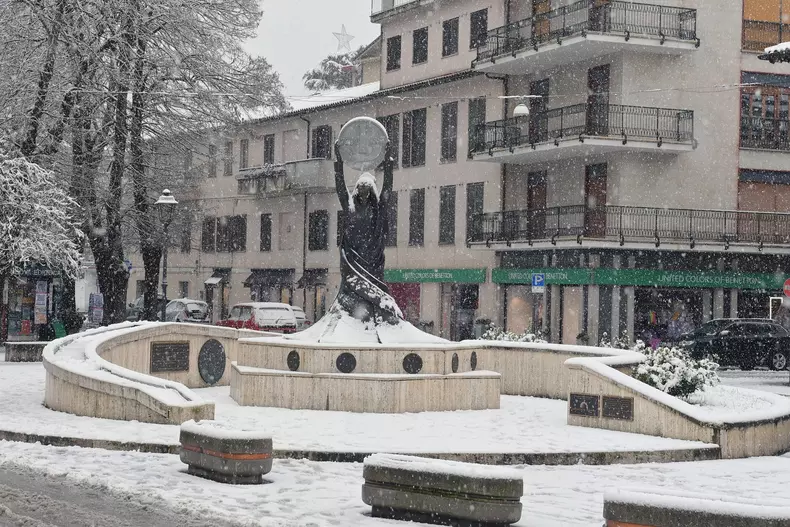 Bad weather in Central Italy - Snow at low altitude