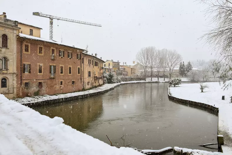 Bad weather in Central Italy - Snow at low altitude