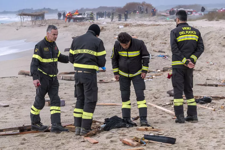 Italy migrant boat shipwreck