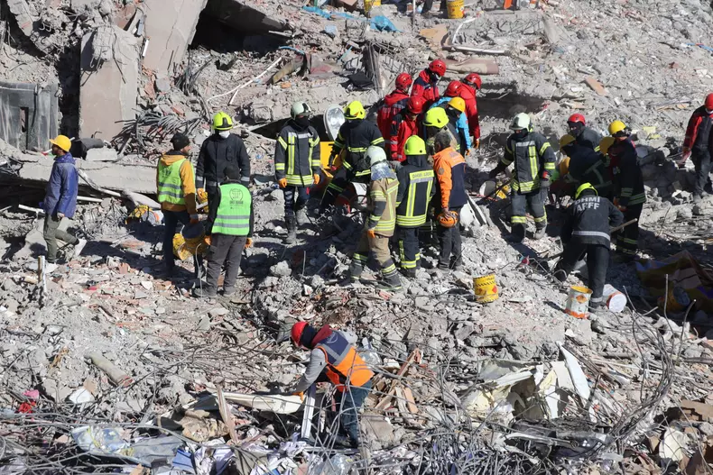 Search and rescue efforts continue in quake-hit Diyarbakir