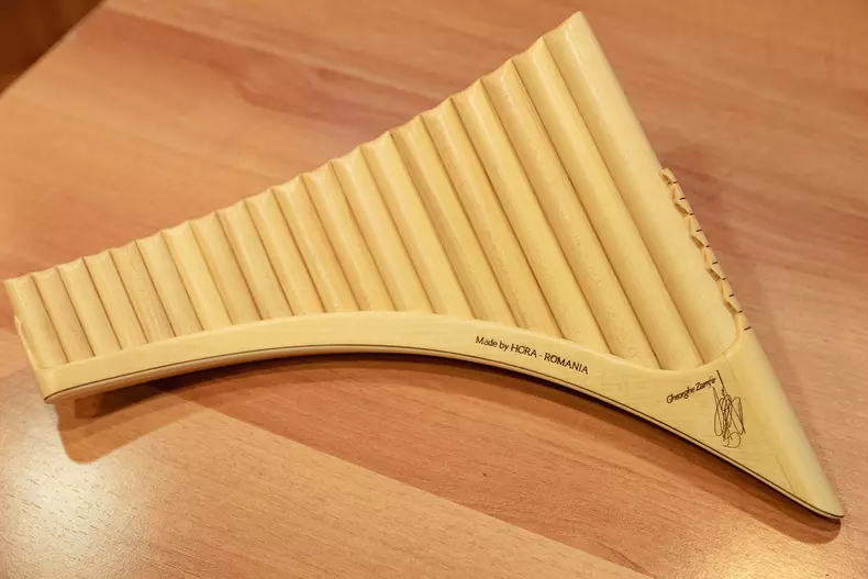 2--naiul-lui-gheorghe-zamfir-site-1