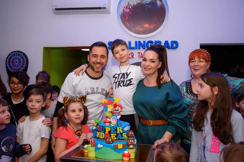 8733218327345219199346227425592541719822336n