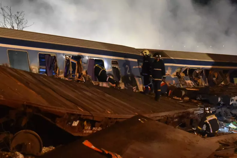 Two trains collided  in Larissa: 16 killed and dozens injured
