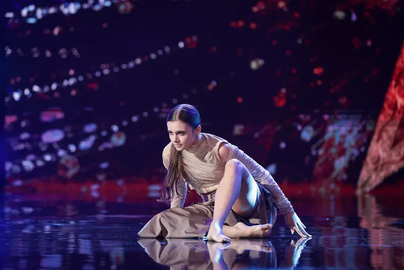 bianca-avram-romanii-au-talent-golden-buzz-2-1