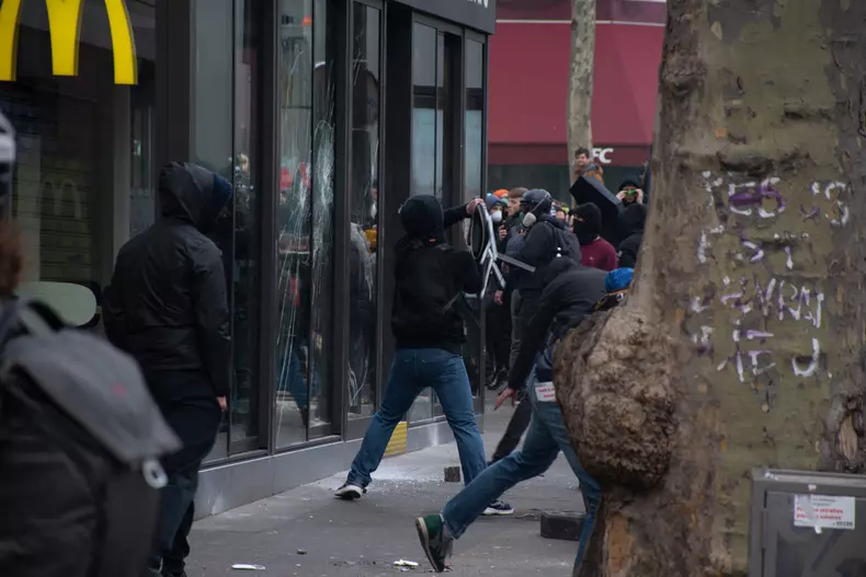 Clashes Erupt During Pension Protest - Paris