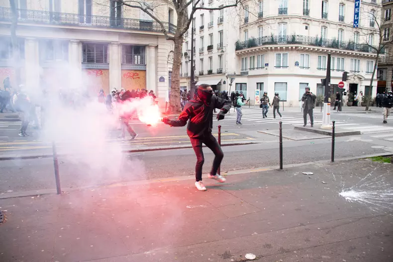 Clashes Erupt During Pension Protest - Paris