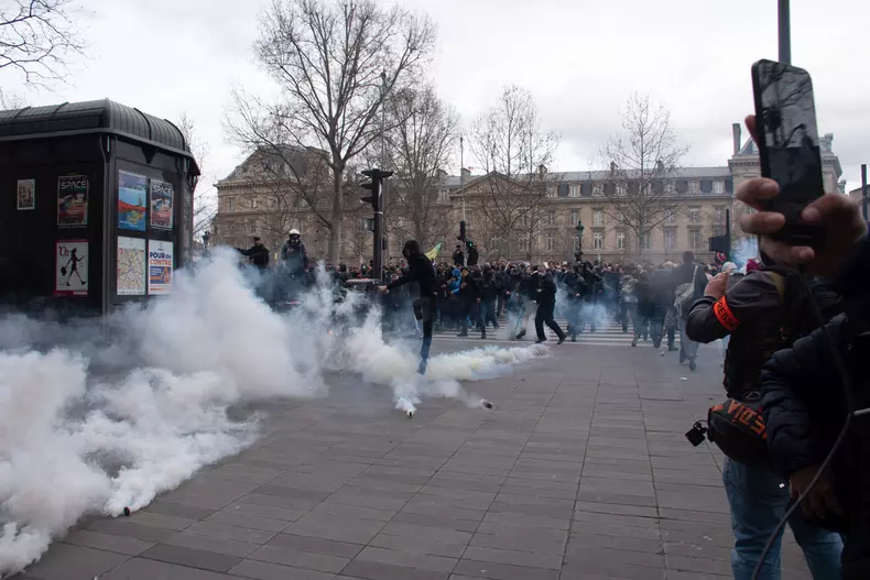 Clashes Erupt During Pension Protest - Paris