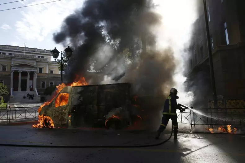 Greek unions call for 24-hour public sector strike following deadly train crash