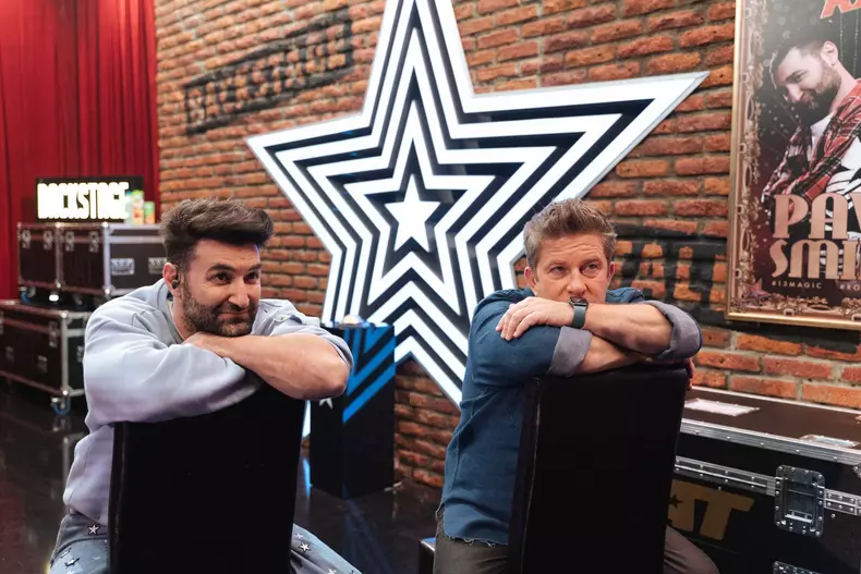 prezentatorii-romanii-au-talent-1