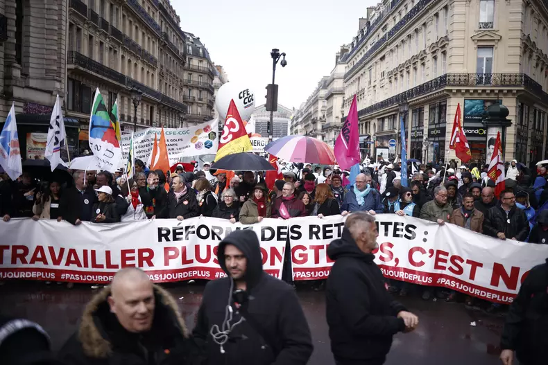 Thousands take to the streets of Paris for pension reform protest