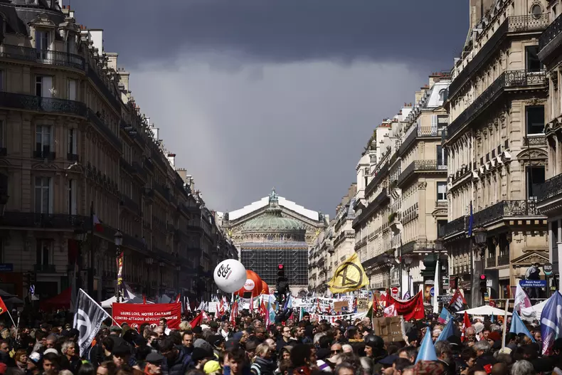 Thousands take to the streets of Paris for pension reform protest