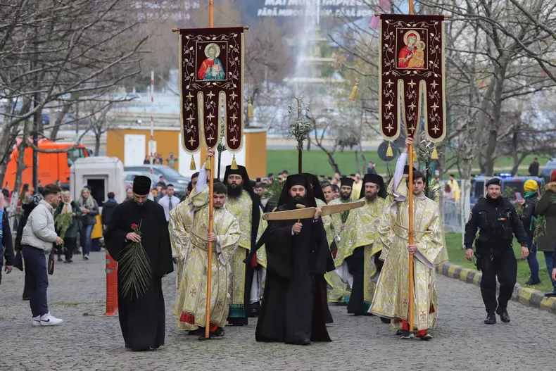 34011113119639595139429277619273248397684584n