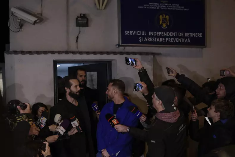 instanttateeliberarearest000inquamphotosoctavganea