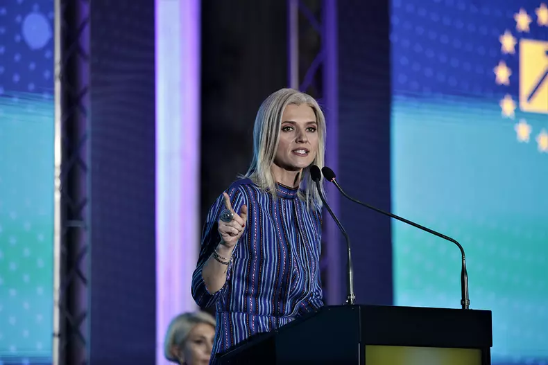 mitus-congresul-femeilor-din-pnl-23-1