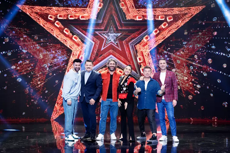 smiley-mihai-bobonete-dragos-bucur-andra-pavel-bartos-andi-moisescu-romanii-au-talent