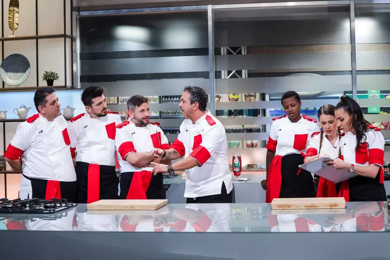 echipele-gatesc-in-aceasta-seara-cu-ingrediente-de-la-roata-extrema2