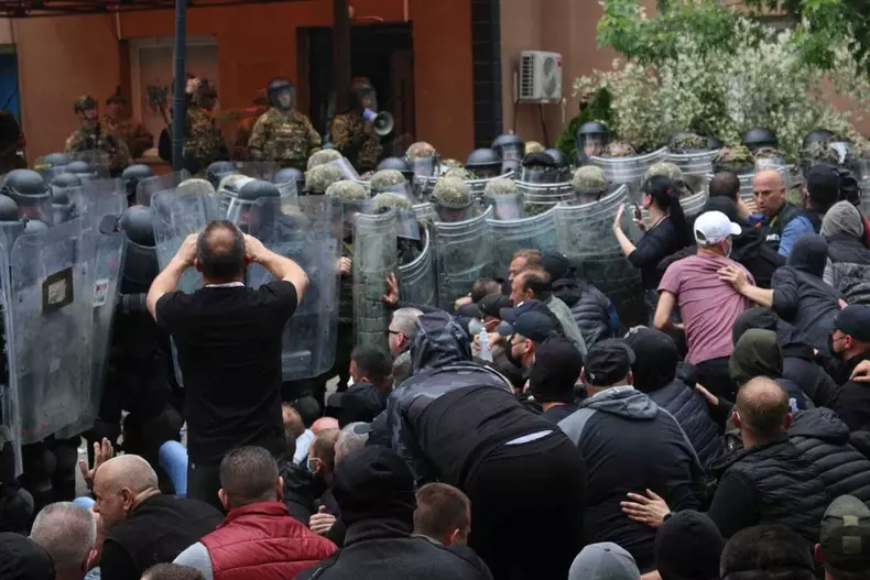 Serbians protest in northern Kosovo