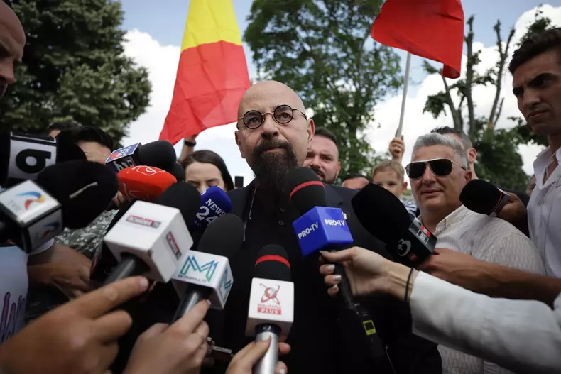 353096995584618960453304397343424935503565n