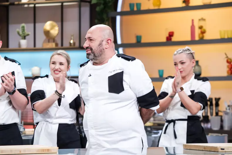 chef-scarlatescu-si-a-trimis-intreaga-echipa-la-proba-eliminatorie