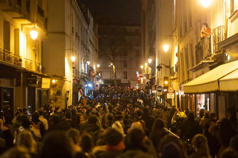 Wild demonstration after a gathering to condemn police violence - Paris