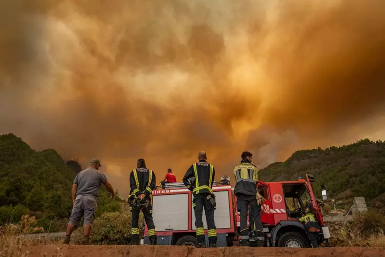 Wildfires in Tenerife Island reach Level 2 severity