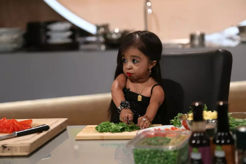 cea-mai-mica-femeie-din-lume2