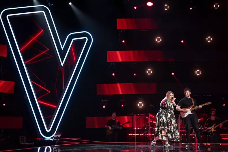 vocea-romaniei-22-septembrie-2023-imba-tanara-cantareata-din-ucraina-a-intors-toate-cele-patru-scaune9