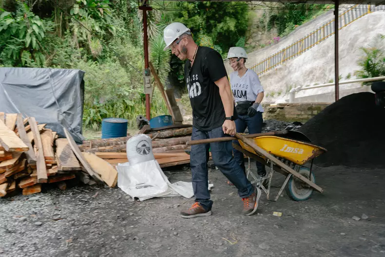 concurentii-america-express-10