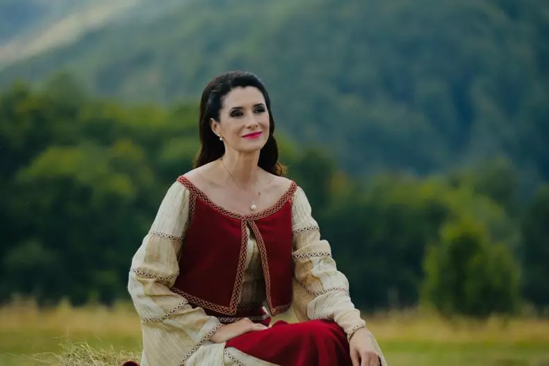 iuliana-tudor-cu-ce-se-ocupa-8