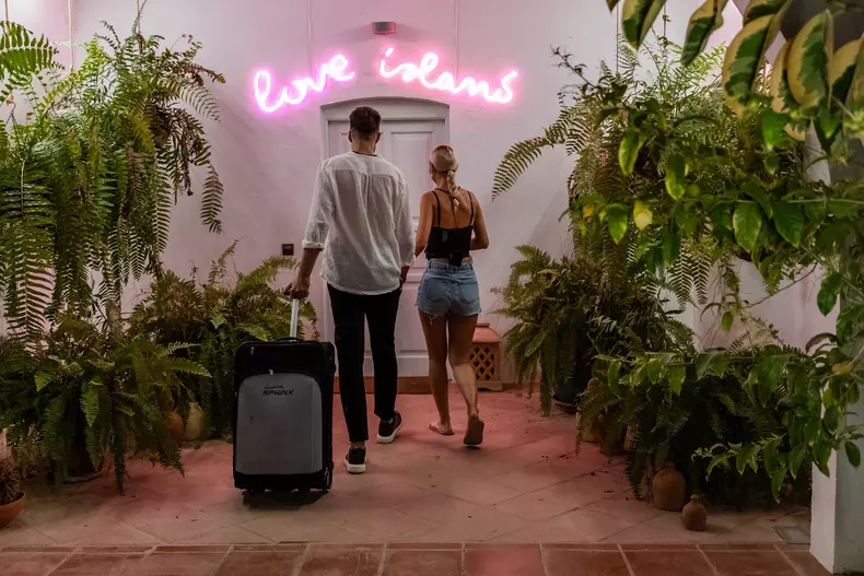 Josefinka si Vlad - Love Island Romania (3)
