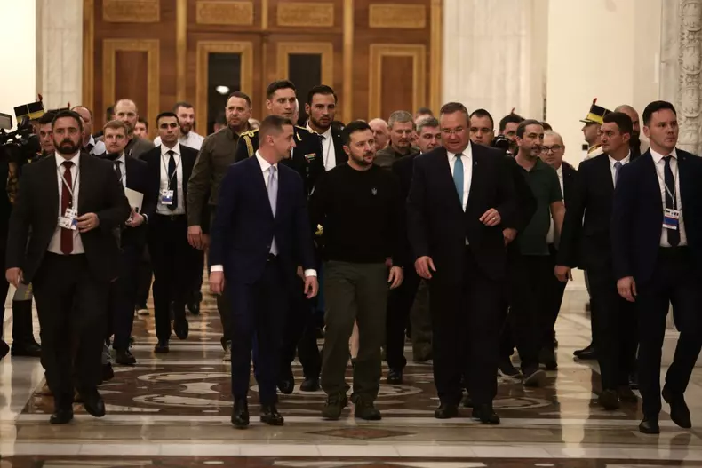 zelenski-ciuca-simonis-e