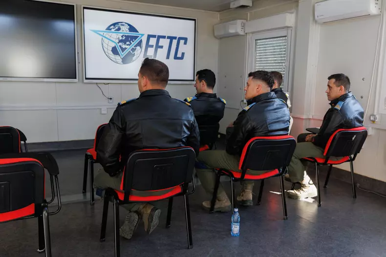 studentii-f16-in-sala-de-clasa-3