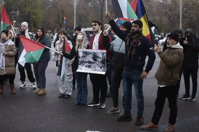 4005992727324967716359881676097870558831918n